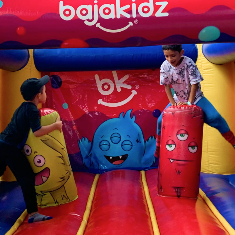 Zona de juegos para niños en Baja Kidz Tijuana